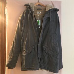 Hoodlamb winter coat with a faux fur lining